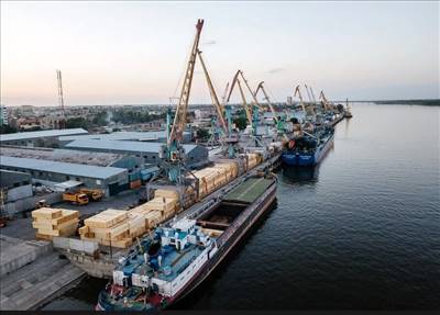 محدود کردن واردات با سیاست سهمیه‌بندی